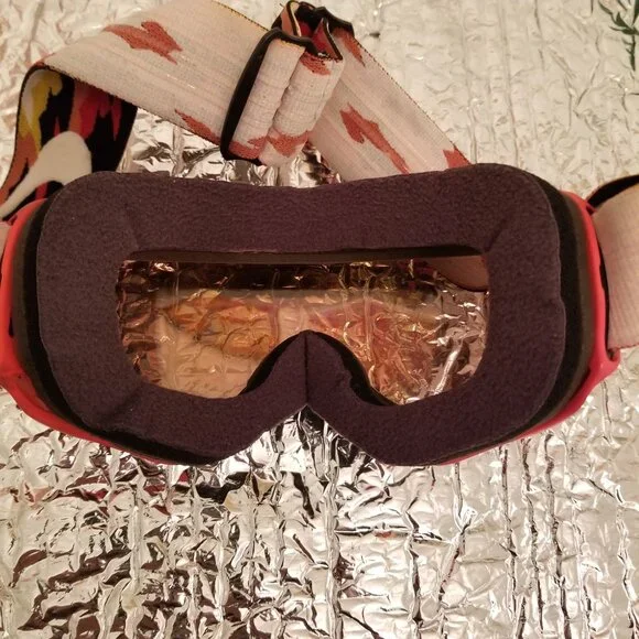 Oakley Orange Yellow and Black Snow Goggles with Yellow-tinted Reflective Lens. - Picture 6 of 7